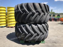 Első kerék szett Goodyear és Continental 900/60R32 gumizással. Claas és John Deere W, T, S kombájnokhoz, Claas gyári felnivel, piros színben