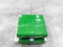 ÚJ 1200 kg-os tömbsúly John Deere súlytartó konzolra. fém külső héj, beton belső, zöld színű, vonórésszel, AGROPARK felirattal