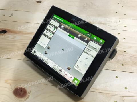 John Deere GS4 4640 univerzális kijelző. 26 cm-es érintőképernyős színes monitor, AutoTrac automata kormányzás aktivációval John Deere GS4 4640 univerzális kijelző. 26 cm-es érintőképernyős színes monitor, AutoTrac automata kormányzás aktivációval