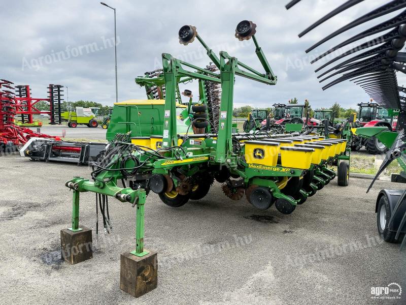John Deere 1770NT MaxEmerge XP 16 soros szemenkénti vetőgép, csukható, Computer-Trak 350 vezérlőegység