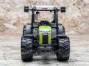ÚJ Claas Nectis 267F Bruder  játéktraktor. valósághű funkciók, strapabíró kialakítás ABS műanyagból, 4 éves kortól ajánlott, 1:16 méretarány