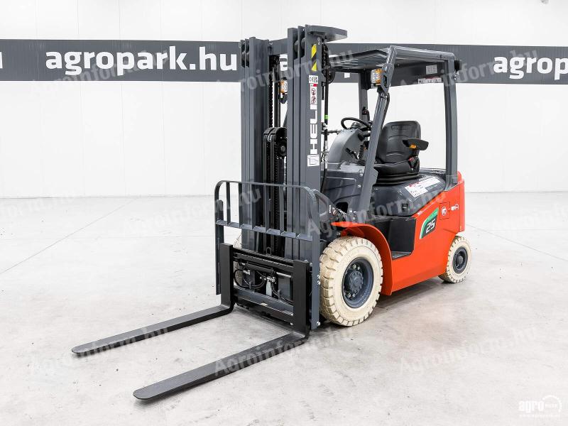 ÚJ HELI 2,5 tonnás Li-ion elektromos targonca 4,7 méteres emeléssel négytámaszú lítium-ionos elektromos targonca, 2500 kg teherbírás, triplex, 4,7 m emelés, 18 km/h