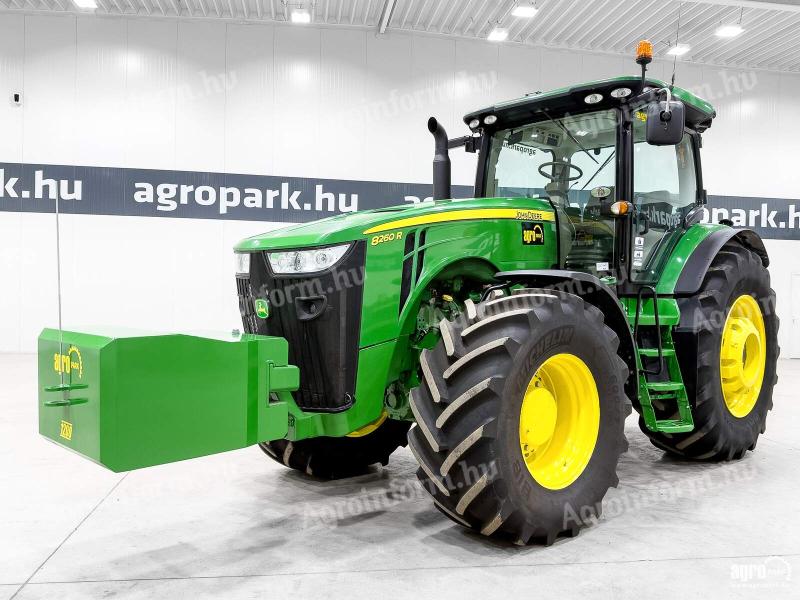 John Deere 8260R (12104 üzemórás) traktor, 16/5 Powershift, AutoTrac ready, légfék, Michelin gumik, 4 pár hidraulika