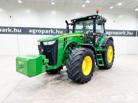 John Deere 8260R (12114 üzemórás) traktor, 16/5 Powershift, AutoTrac ready, légfék, 4 pár hidraulika