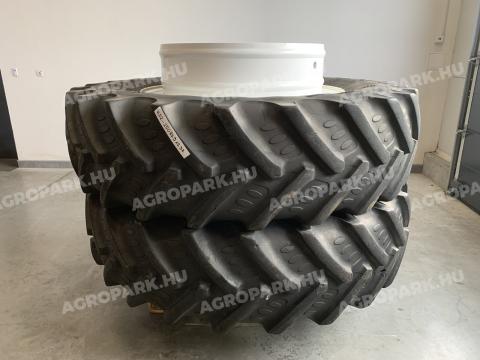 520/85R46 ikerkerék szett 650/85R38 főkerék mellé. 12 db szerelékkel, jó állapotú BKT gumikkal