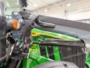 ÚJ Quicke N5S homlokrakodó. John Deere 6M/6R szériás traktorokhoz, 4,06 m emelési magasság, 1.930 kg emelési erő, párhuzamos szintezés, lengéscsillapítás