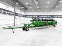 John Deere 630R 9,15 méteres gabona vágóasztal, kéttengelyes szállítókocsival