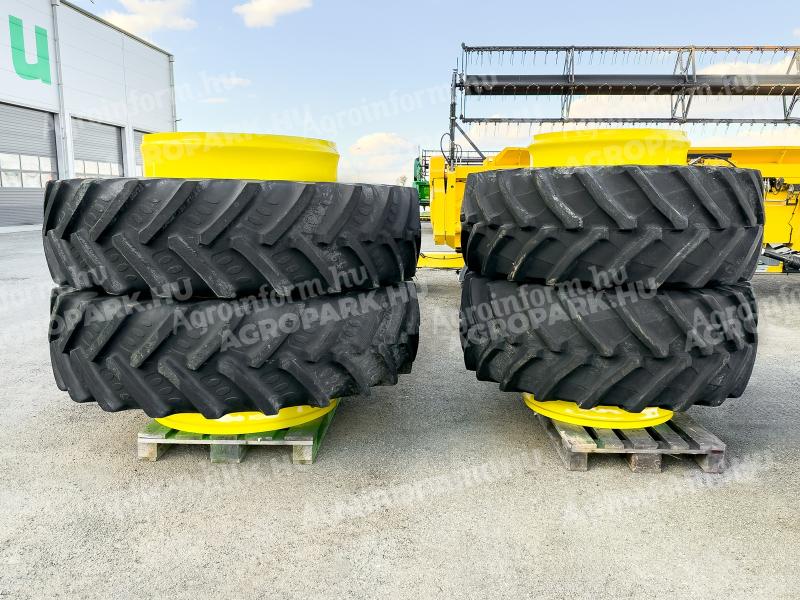 Első és hátsó ikerkerék szett 600/65R34 és 520/85R46 gumizással. 600/65R34 vagy 650/65R34 és 710/70R42 vagy 710/75R42 kerekezés mellé