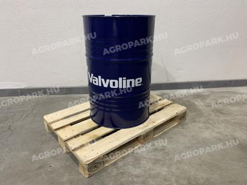 ÚJ Valvoline UTTO hidraulika és hajtómű olaj, 208 liter. prémium minőségű univerzális mezőgazdasági kenőolaj, pl. John Deere, Case IH, Claas, New Holland, JCB, Caterpillar, Ford, Massey Ferguson, Volvo gépekhez ÚJ Valvoline UTTO hidraulika és hajtómű olaj, 208 liter. prémium minőségű univerzális mezőgazdasági kenőolaj, pl. John Deere, Case IH, Claas, New Holland, JCB, Caterpillar, Ford, Massey Ferguson, Volvo gépekhez