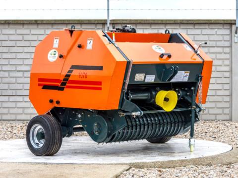 Körbálázó japán kistraktorokhoz, 70x100cm, Komondor RKB-1070 Körbálázó japán kistraktorokhoz, 70x100cm, Komondor RKB-1070