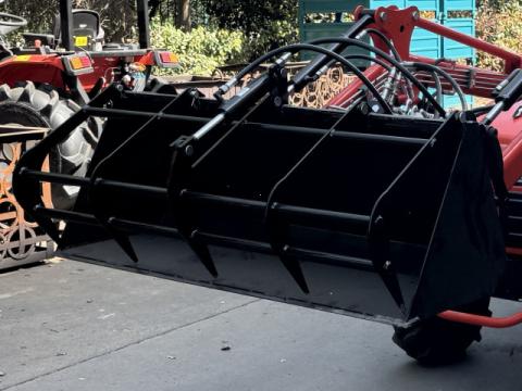 Force 430 homlokrakodó Force 430 homlokrakodó