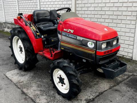 Mitsubishi MT241 japán kistraktor Mitsubishi MT241 japán kistraktor