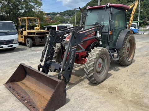 McCormick CX75L Cabin w. F.L. japán kistraktor McCormick CX75L Cabin w. F.L. japán kistraktor