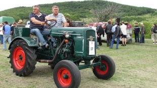 VIII. Axiál Veterán Traktormajális, Bokor