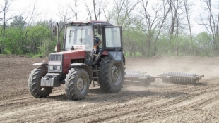 Tárcsázás: Belarus 820.2