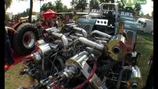 Traktorpulling - 200 LE kategóriában aranyérmes Valtrával