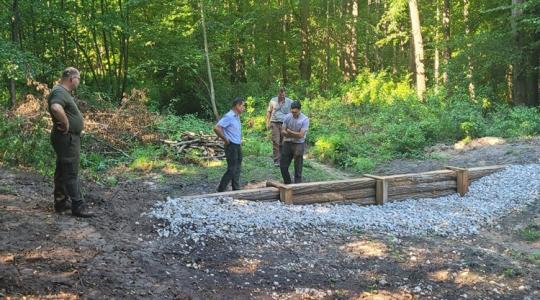 Mini gátakkal tartják helyben a vizet: készülnek a csapadékra