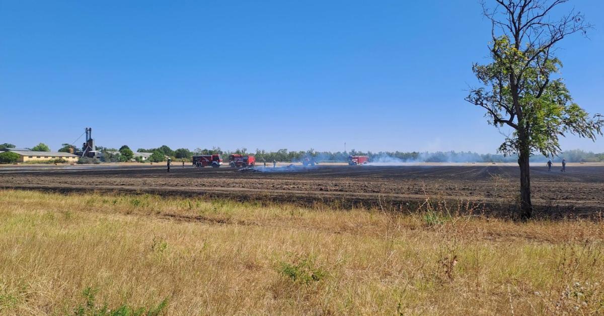 Összefogás: így vágta el traktorával a tűz útját a műlábbal élő gazda Összefogás: így vágta el traktorával a tűz útját a műlábbal élő gazda
