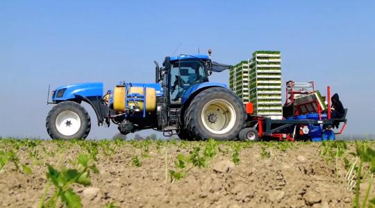 Csodálatos képek: New Holland és Ferrari palántázó gépkapcsolat (+Videó!) Csodálatos képek: New Holland és Ferrari palántázó gépkapcsolat (+Videó!)