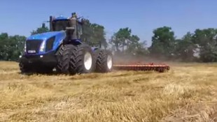 Pálhalmai Agrospeciál Kft.: Búzaaratás és tarlóhántás – 2016.