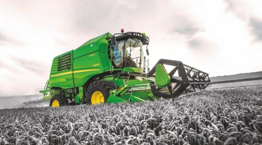 Videón az új John Deere W sorozatú kombájn!
