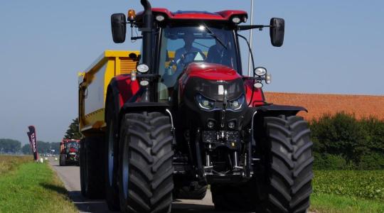 Lehullt a lepel: Az Case IH Optum 300 CVX lett az Év Traktora 2017-ben!
