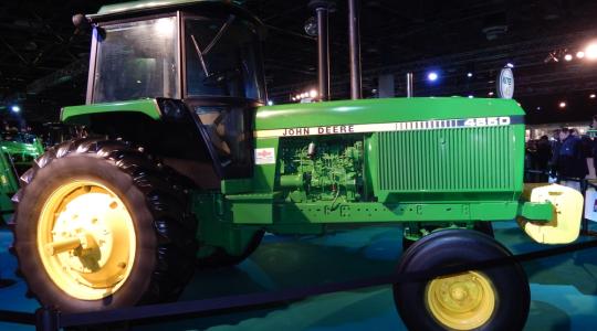 Veterán John Deere traktorok a kőbányai Vásárvárosban