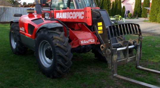 Rakodógépek, a magtár felelősei