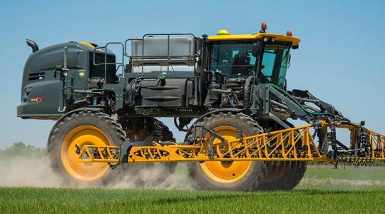 A John Deere és a Hagie közös permetezőgép-fejlesztései