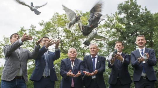 Galambász konferenciát tartottak Lajosmizsén