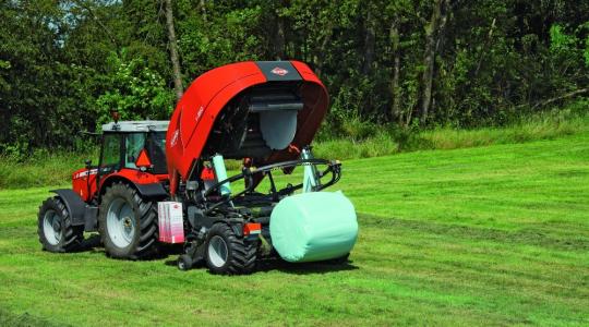 KUHN szálastakarmány-betakarító gépek bemutatója – Szákszend
