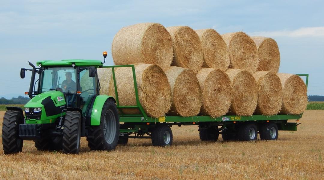 Bálaszállító pótkocsit vennél? Akkor az Agroinform piacterén kell keresned!