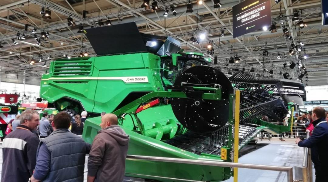 Új John Deere kombájn mutatkozott be az AGRITECHNICA-n!