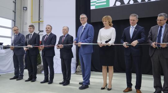 Megnyitotta új, 1400 négyzetméteres telephelyét az AXIÁL Kft. Sárváron