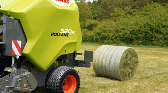 Új CLAAS ROLLANT 520 bálázó: kemény, mint a Vídia!
