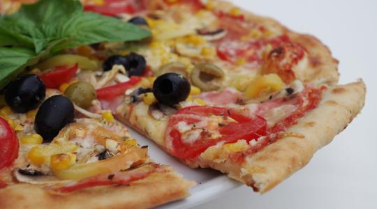Egerek és csótányok – szörnyű állapotokat talált a Nébih egy budapesti pizzériában