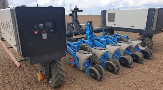 70 százalékkal csökkenti a herbicidhasználatot ez a kis szántóföldi robot – VIDEÓ