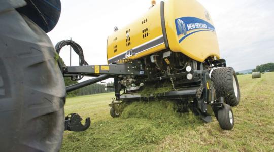 Óriási tudás, megfizethetően a bálázásban: New Holland hevederes bálázógépek