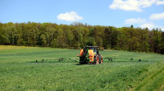 Az Európai Bizottság nem újította meg a bromoxinil és a mancozeb hatóanyagok engedélyét