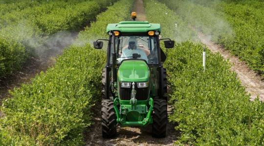 Újjászületett John Deere keskeny nyomtávú traktorok