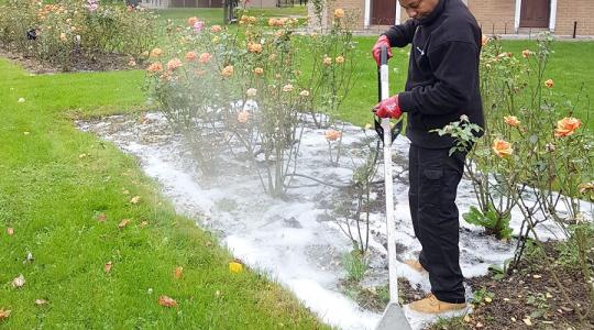 Vegyszermentes gyomirtó- és fertőtlenítő berendezés egy gépben! – VIDEÓK