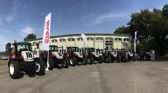 24 db STEYR oktatótraktor került az agrárszakképzésbe 