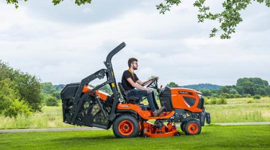 A Kubota továbbfejleszti a népszerű fűnyíró traktor szériáját