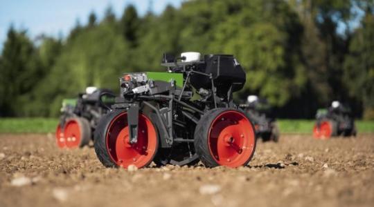Amit már el sem hiszünk: önjáró vetőgép robotok a Fendt-től! – VIDEÓ