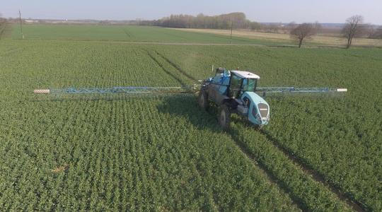 A Bayer 30%-kal csökkentené a növényvédelem környezeti hatásait 2030-ig
