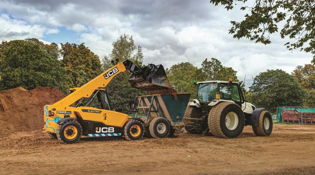 JCB: Nem ott az erő, ahol a füst! – KÉPEK!