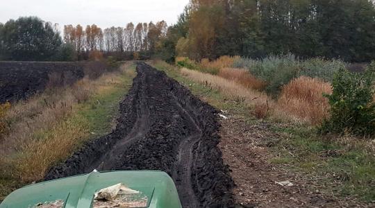 Ne legyen több ilyen baleset! – Tessék letisztítani a traktor gumiabroncsát! 