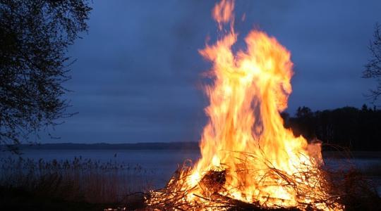 Gabonatábla és kombájn lángolt Győrben