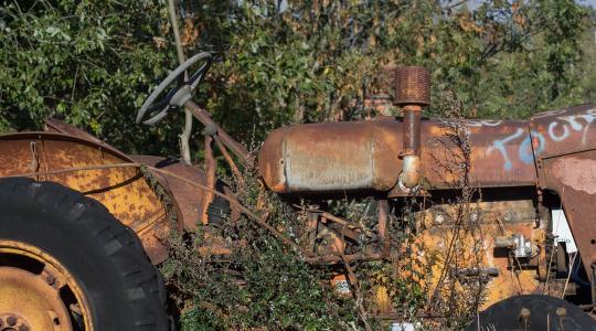 Traktorral felborult és meghalt egy férfi Alsópélpusztán