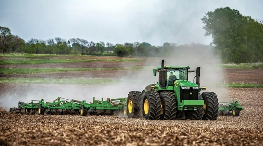 Megújulnak a csúcskategóriás John Deere traktorok